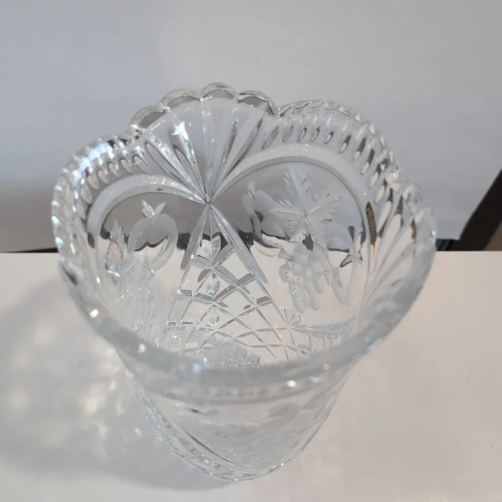 Fifth Ave Crystal Handcut Vase Full Lead Crystal Made In Poland 8.5" Tall. 5th - Picture 6 of 7